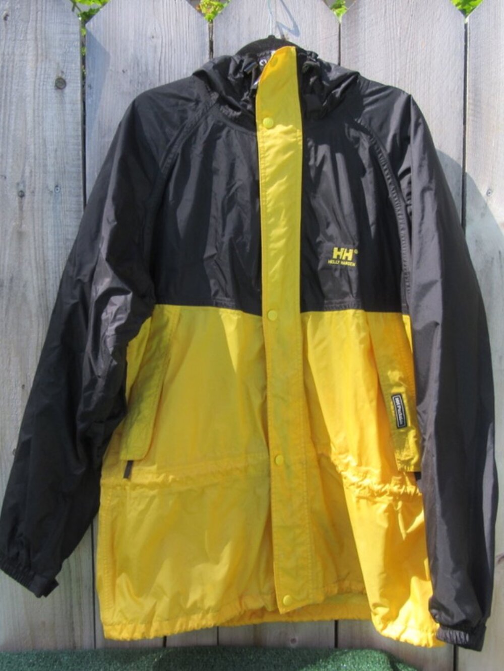 Helly Hansen Yellow Black Packable Windbreaker Rain Jacket Size Large FS-T